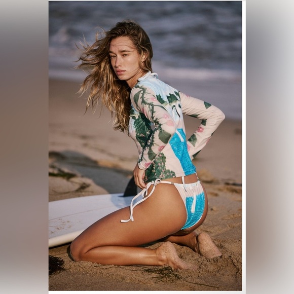 Free People Lottie Hall Poolside Rashie Rash Guard Top Size M NWT - Picture 1 of 15